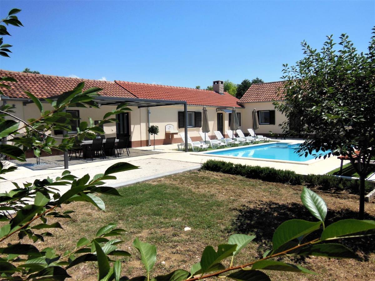 Holiday Home Tuta Polaca Bagian luar foto