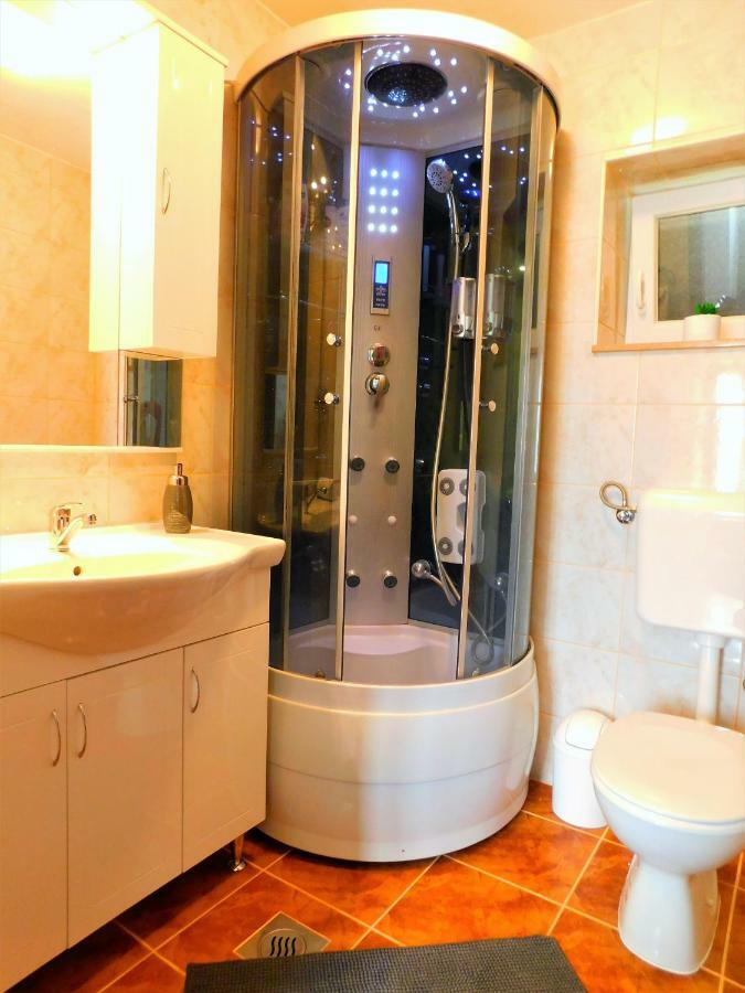 Holiday Home Tuta Polaca Bagian luar foto